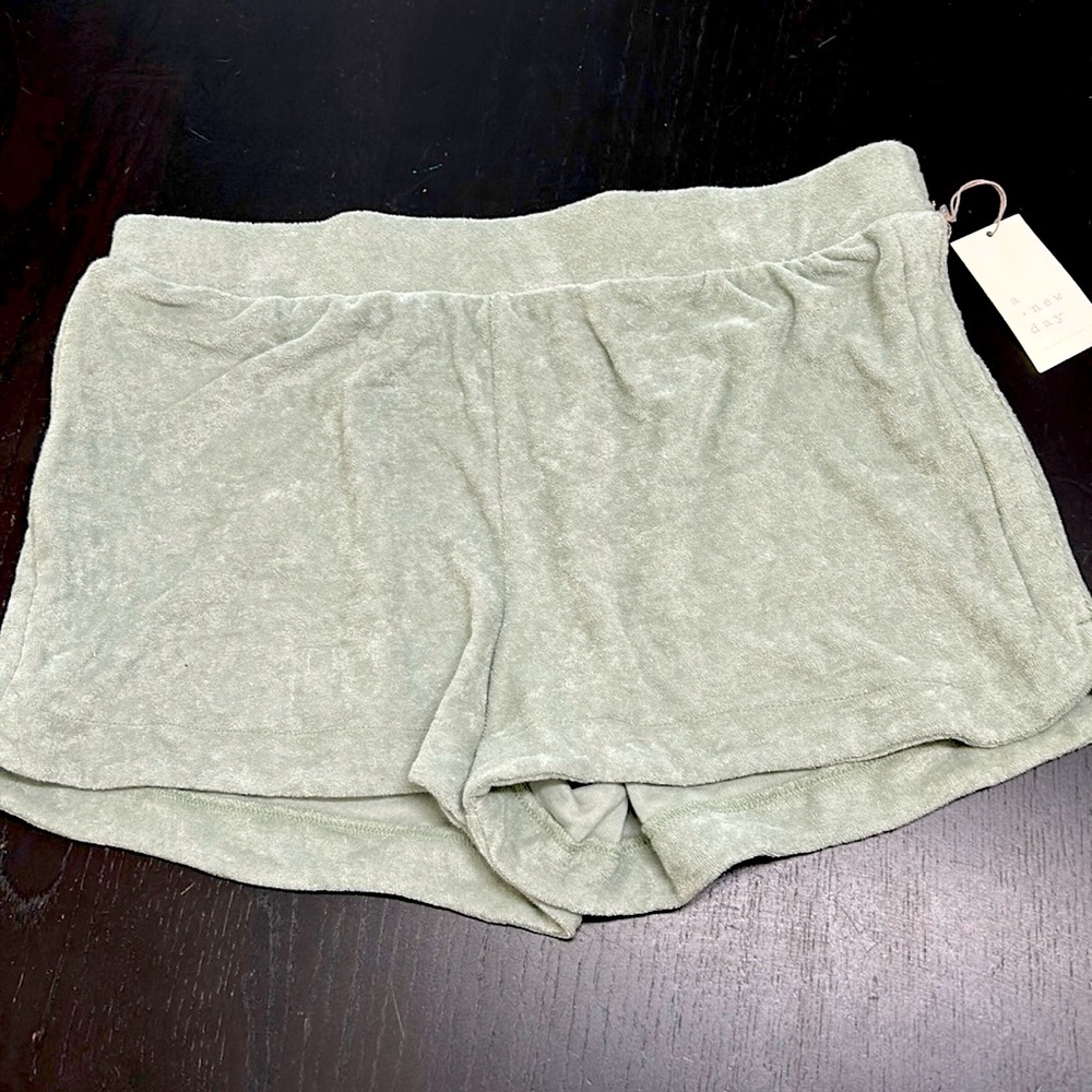 Woman’s green polyester/ terry shorts